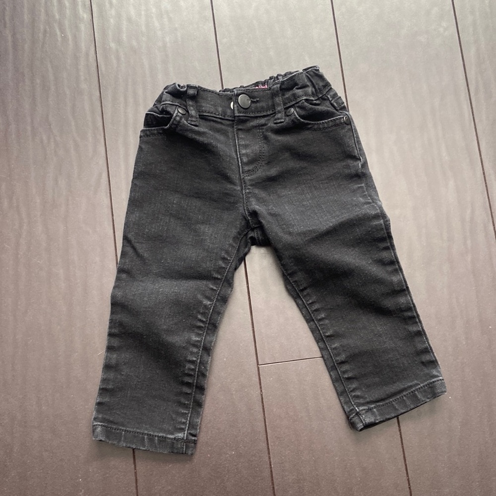The children’s place baby girl black skinny jeans with adjusters size 12-18M